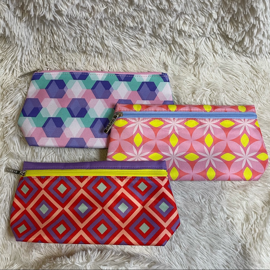 Clinique Cosmetic Bag Bundle